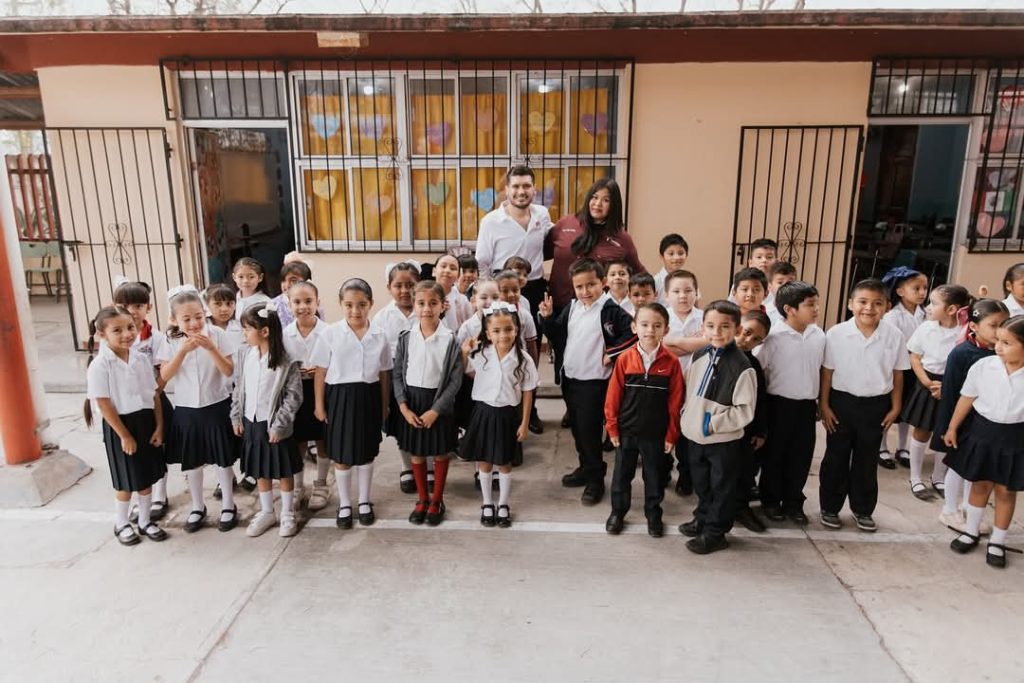 IMG-20250210-WA0006-1024x683 Encabeza alcalde ceremonia de honores al lábaro patrio en primaria María Isabel Mata Alvarado