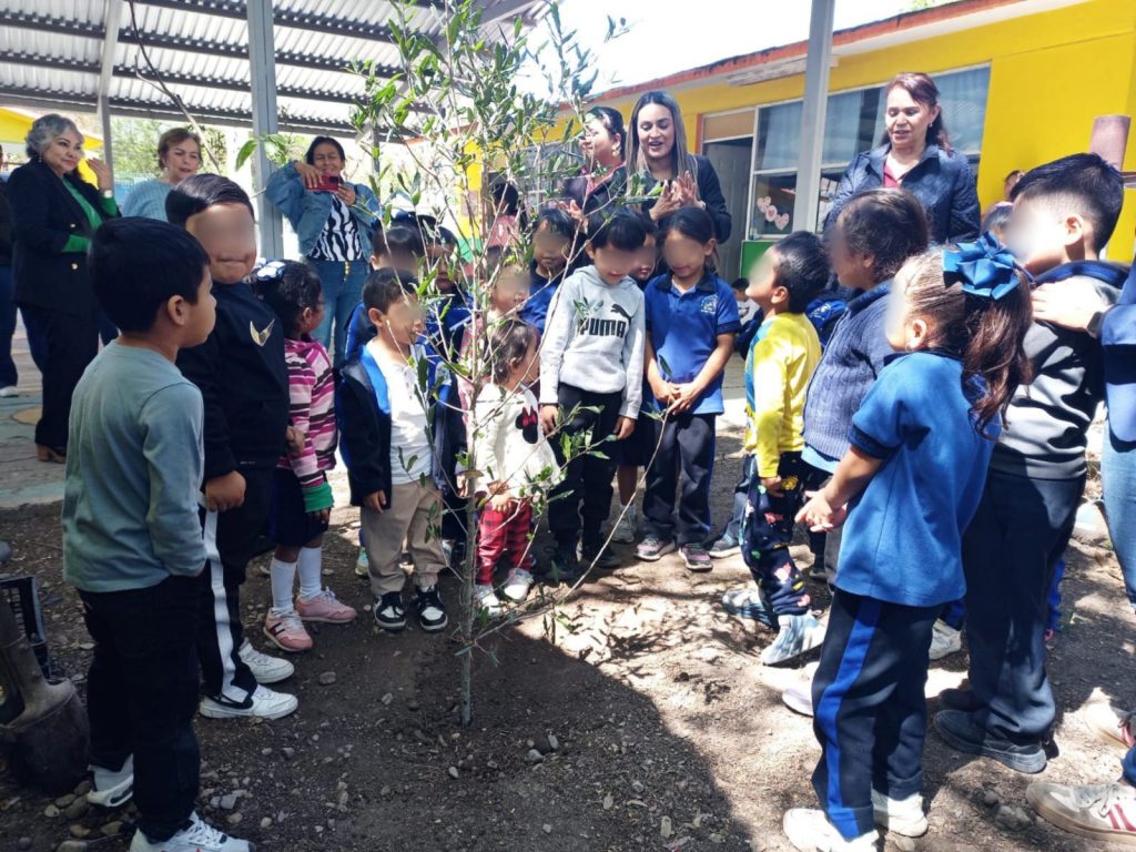 IMG-20250227-WA0038-1024x768 Fomenta la PAUT cultura ecológica con donación de árboles