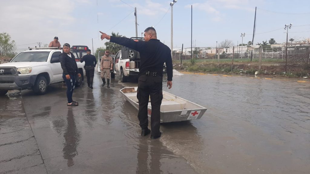Imagen-de-WhatsApp-2025-03-26-a-las-22.27.50_d9a3a12b-1024x576 Recorre Guardia Estatal sectores afectados por inundaciones en Reynosa y realiza labores de rescate