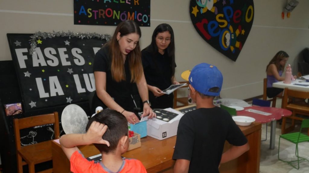 SDU-023-2025.-Descubren-la-magia-del-eclipse-lunar-en-campamento-del-planetario-3-1024x576 Descubren la magia del eclipse lunar en campamento del planetario