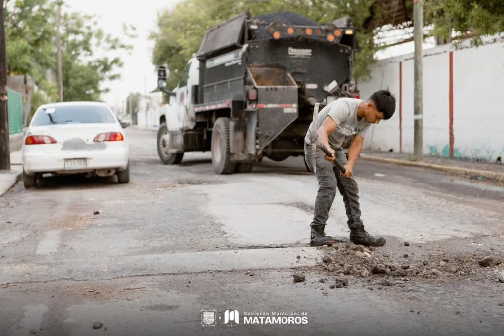 IMG-20250422-WA0013-1024x683 El programa CalleACalle continúa transformando la infraestructura vial de nuestra ciudad, colonia por colonia.