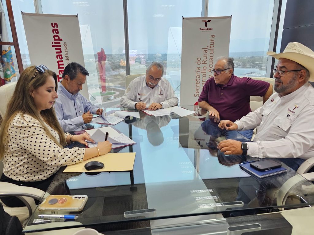 IMG-20250423-WA0038-1024x768 Firman convenio para fomentar actividades productivas en el sector rural en el Día de la Tierra