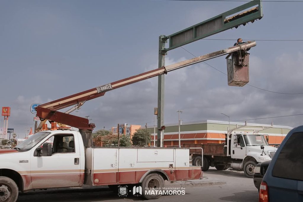 IMG-20250425-WA0007-1024x683 Continúan acciones para el mejoramiento vial de Matamoros