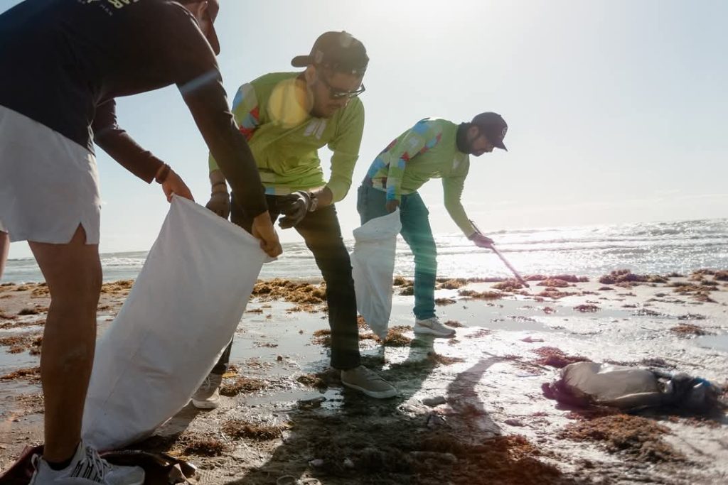 Imagen-de-WhatsApp-2025-04-12-a-las-22.07.23_fda70452-1024x683 Encabeza Beto Granados jornada de limpieza en la Playa Bagdad