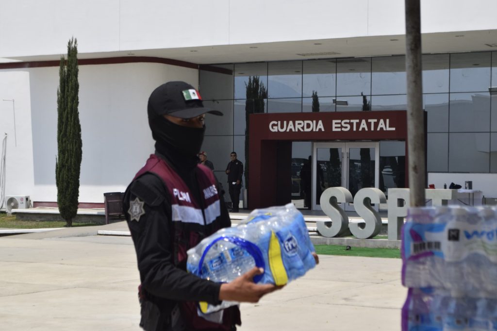 Imagen-de-WhatsApp-2025-04-23-a-las-13.27.28_b8655bbf-1024x682 Delegaciones y coordinaciones de la Guardia Estatal se suman con donativo para población afectada por inundaciones