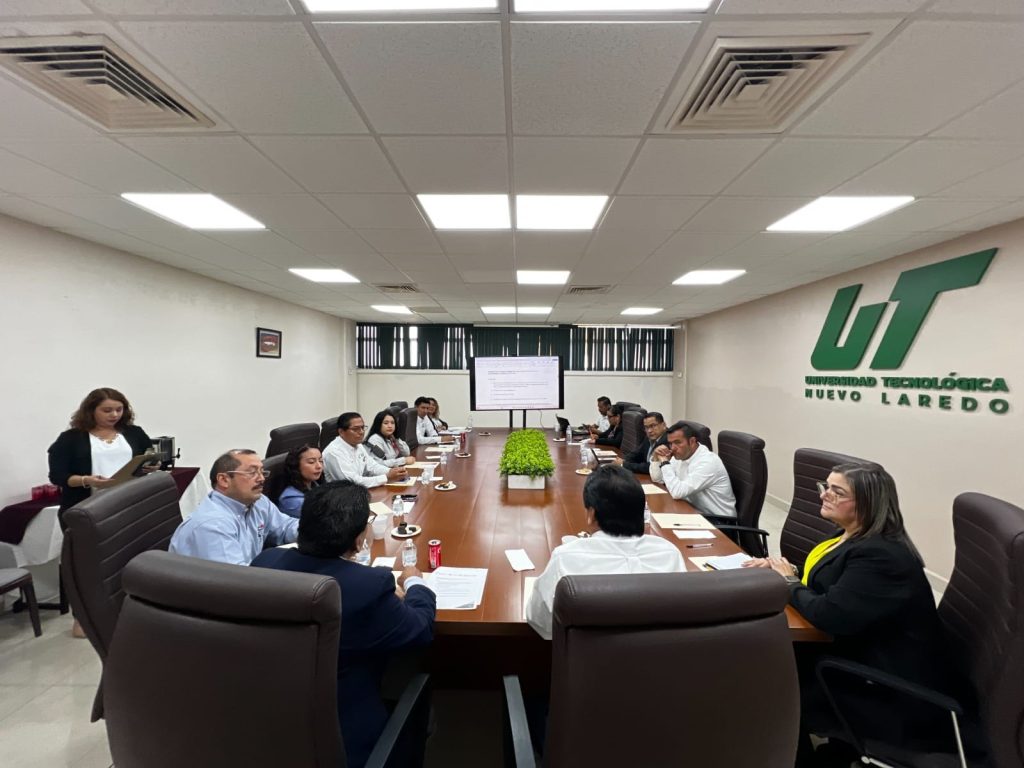 Imagen-de-WhatsApp-2025-04-23-a-las-13.39.00_91b85f93-1024x768 Fortalece UTNL vínculos con empresas para mejorar formación académica