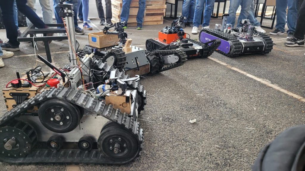 IMG-20250527-WA0036-1024x576 Ganan estudiantes de la UPV medalla de plata en Torneo Mexicano de Robótica