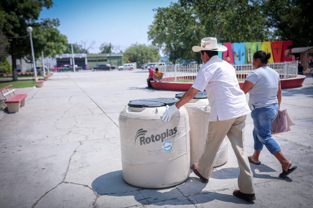 IMG-20250527-WA0081-1024x682 Cumplen Américo y María de Villarreal a las familias de Jaumave