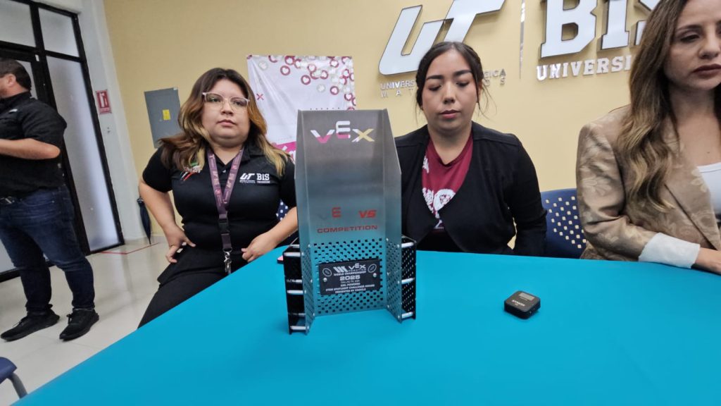 IMG-20250529-WA0008-1024x576 Brillan alumnas de UTM en el Mundial de Robótica.