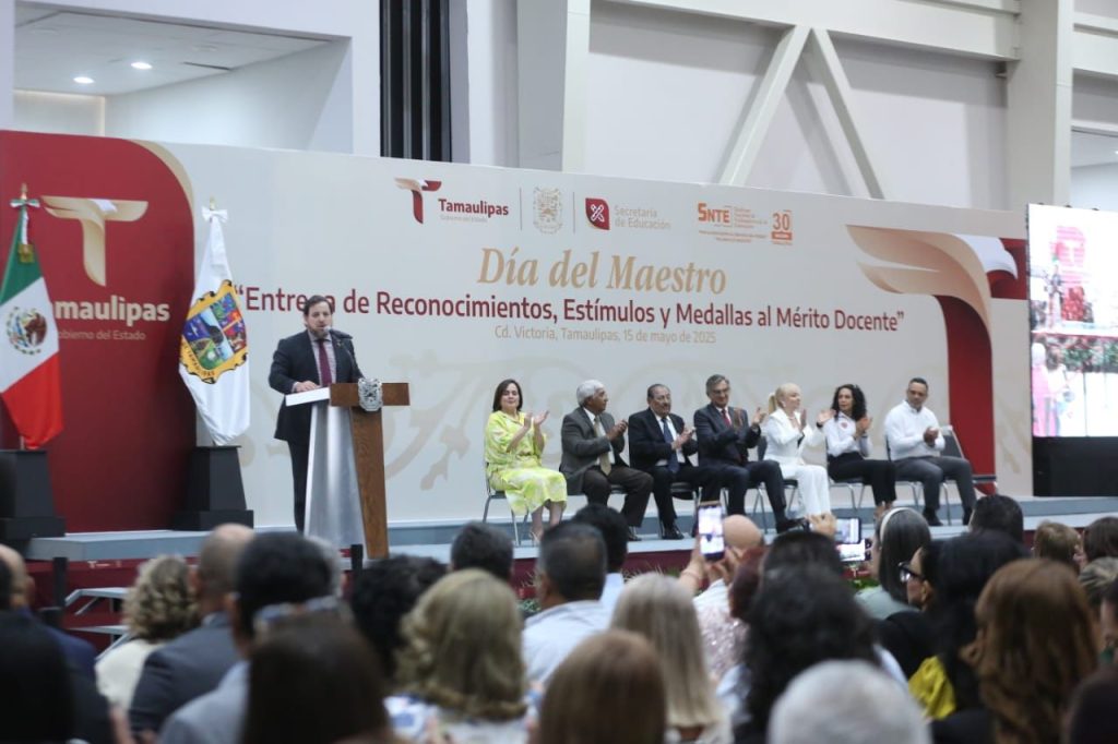 Imagen-de-WhatsApp-2025-05-15-a-las-17.46.27_d4511c21-1024x682 El magisterio es el eje y futuro del país: Américo