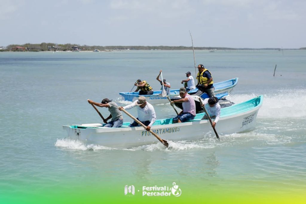 IMG-20250608-WA0026-1024x683 Poblado Higuerillas, escenario de emocionante carrera de lanchas durante el Festival del Pescador 2025