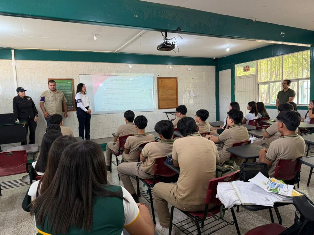 IMG-20250610-WA0063-1024x768 Previenen acoso escolar y cibernético en estudiantes de secundaria