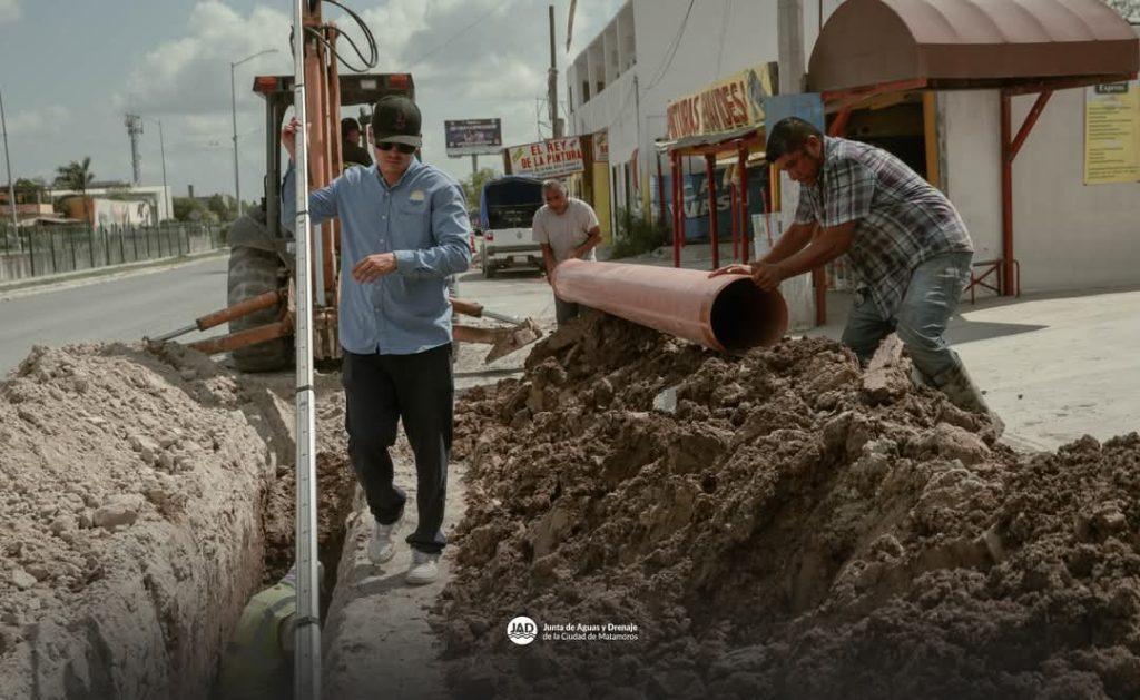 IMG-20250611-WA0023-1024x629 Avanza significativamente la rehabilitación de la red de drenaje sanitario en la colonia Salinas de Gortari