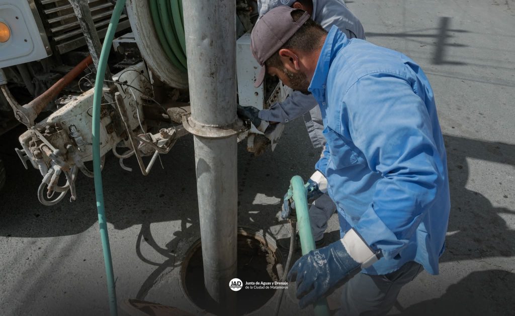 IMG-20250806-WA0014-1024x629 Gobierno de Beto Granados realiza limpieza de drenaje en la colonia Delicias