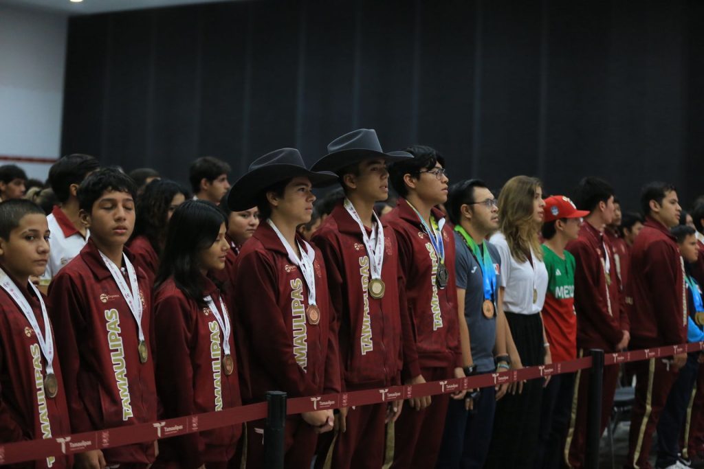 IMG-20250812-WA0003-1024x683 Américo reconoce a deportistas y jóvenes tamaulipecos