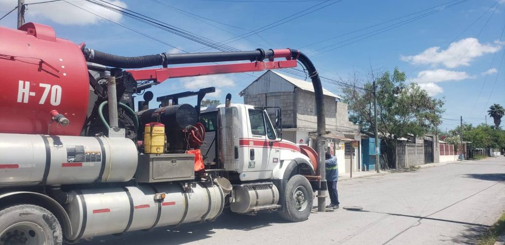 IMG-20250813-WA0007-1024x497 Gobierno de Beto Granados impulsa labores de limpieza y desazolve; visitaron la Colonia Expofiesta Sur