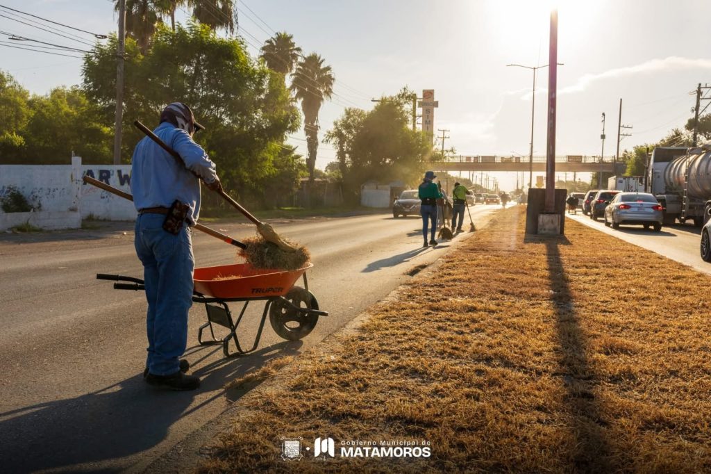 IMG-20250813-WA0032-1024x682 Gobierno de Beto Granados impulsa limpieza en espacios públicos y vialidades de Matamoros