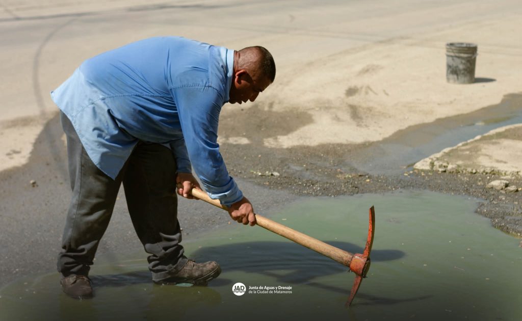 IMG-20250828-WA0019-1024x629 Gobierno de Beto Granados realiza limpieza de drenaje en la colonia Lauro Villar