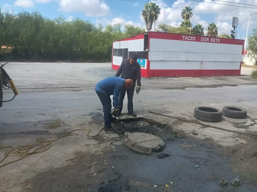 IMG-20251022-WA0006-1024x768 Se realiza limpieza de pozo de visita para mejorar el sistema de drenaje en la Colonia San Rafael