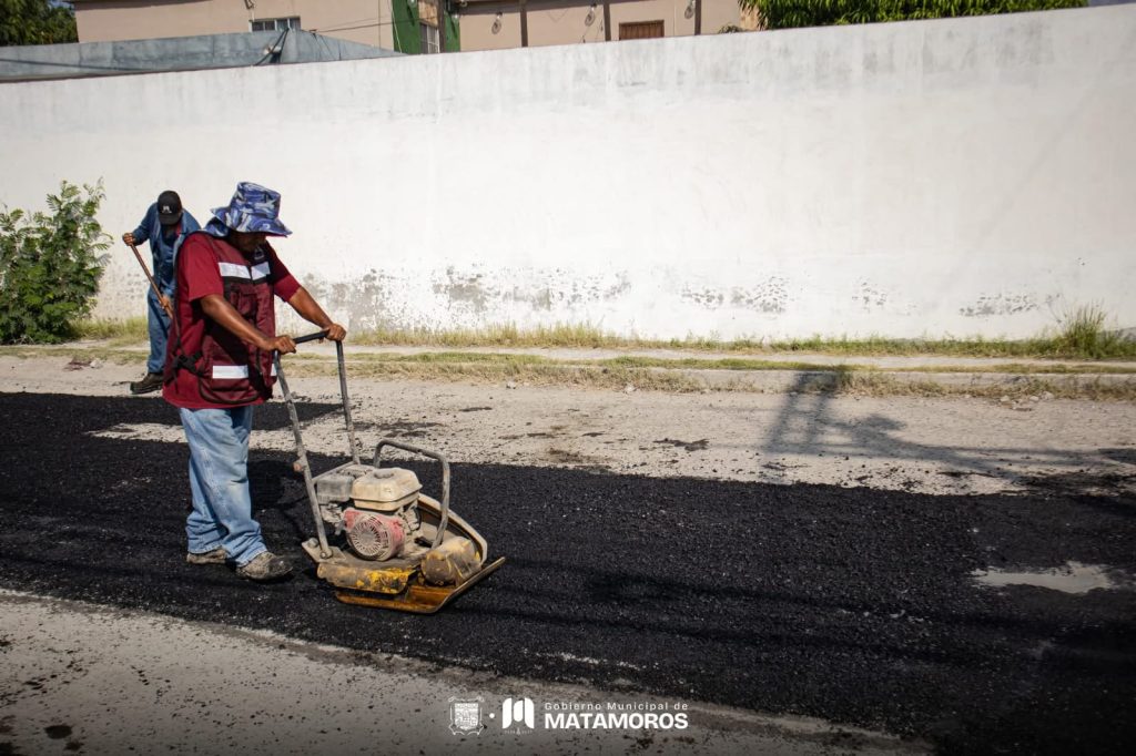 IMG-20251029-WA0020-1024x682 Continúa gobierno municipal con acciones de mejoramiento vial en Matamoros