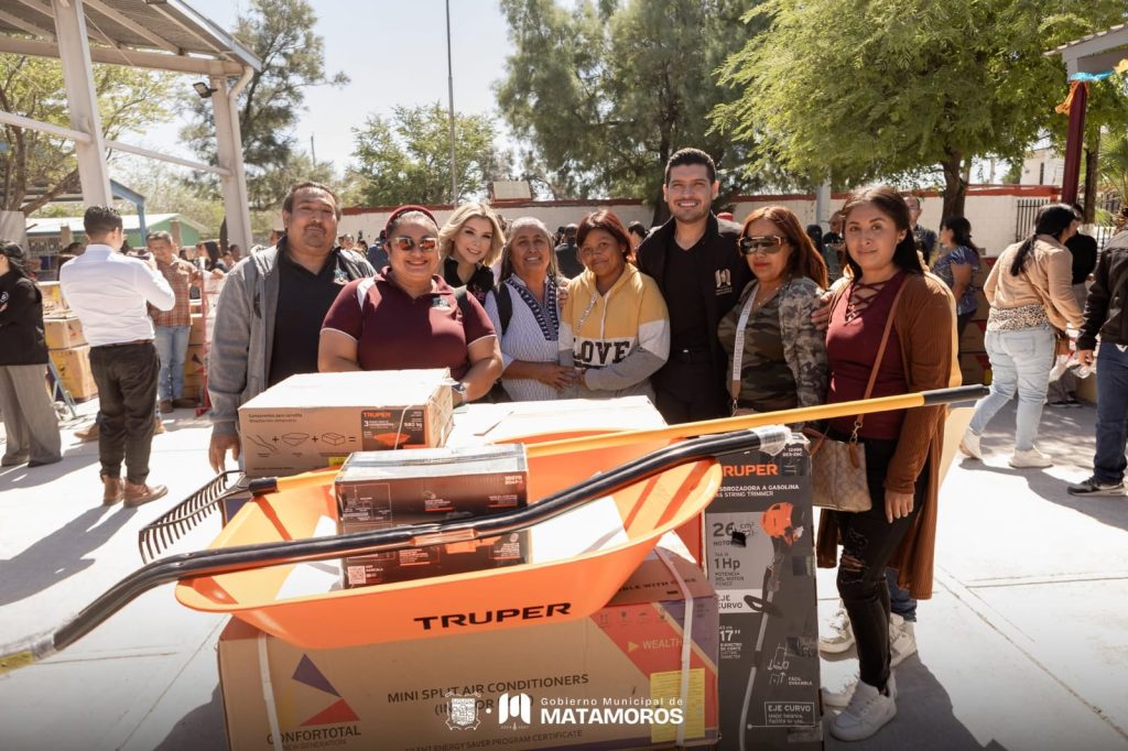 IMG-20251030-WA0022-1024x682 Alcalde Beto Granados hace segunda entrega de insumos destinados a la mejora de la infraestructura de escuelas a través del programa “Regreso a Clases”