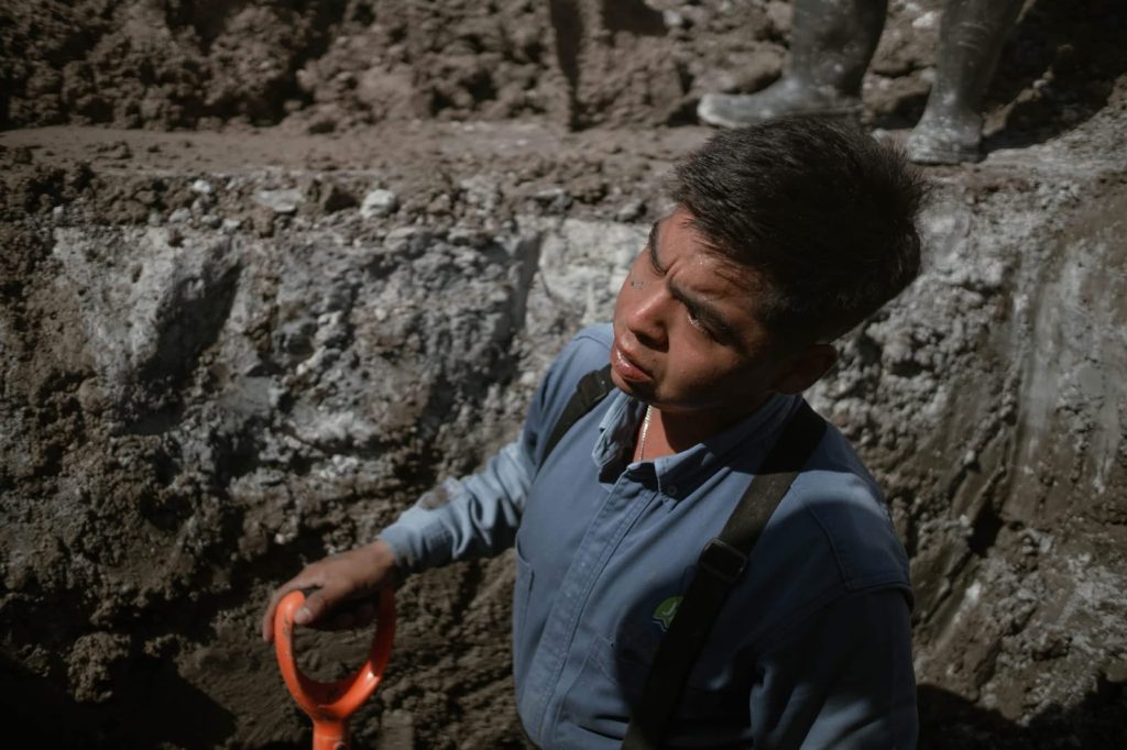 IMG-20251109-WA0022-1024x682 Gobierno de Beto Granados informa sobre la reparación de fuga de agua en la calle 3 y Magallanes