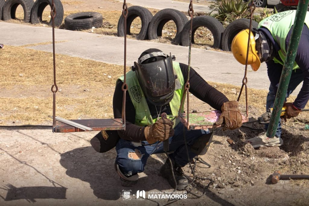 Imagen-de-WhatsApp-2025-11-15-a-las-15.02.07_9a25dcc3-1024x682 Recupera gobierno municipal, área recreativa en la Roberto Guerra para beneficio de las familias