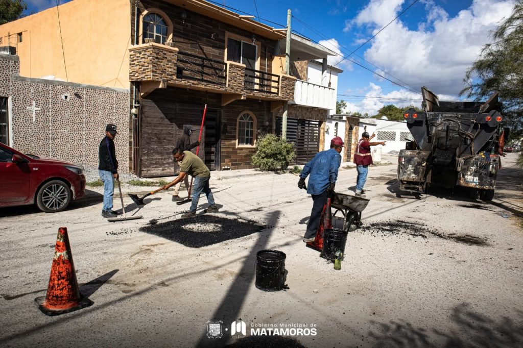 Imagen-de-WhatsApp-2025-11-15-a-las-16.01.29_6371dd81-1024x682 Gobierno Municipal intensifica trabajos para mejorar la movilidad urbana