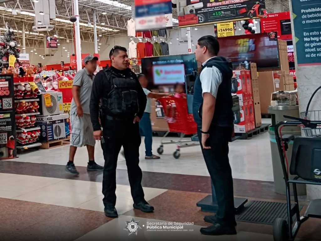 Imagen-de-WhatsApp-2025-11-15-a-las-20.02.21_3a710c68-1024x768 Beto Granados refuerza la seguridad en centros comerciales