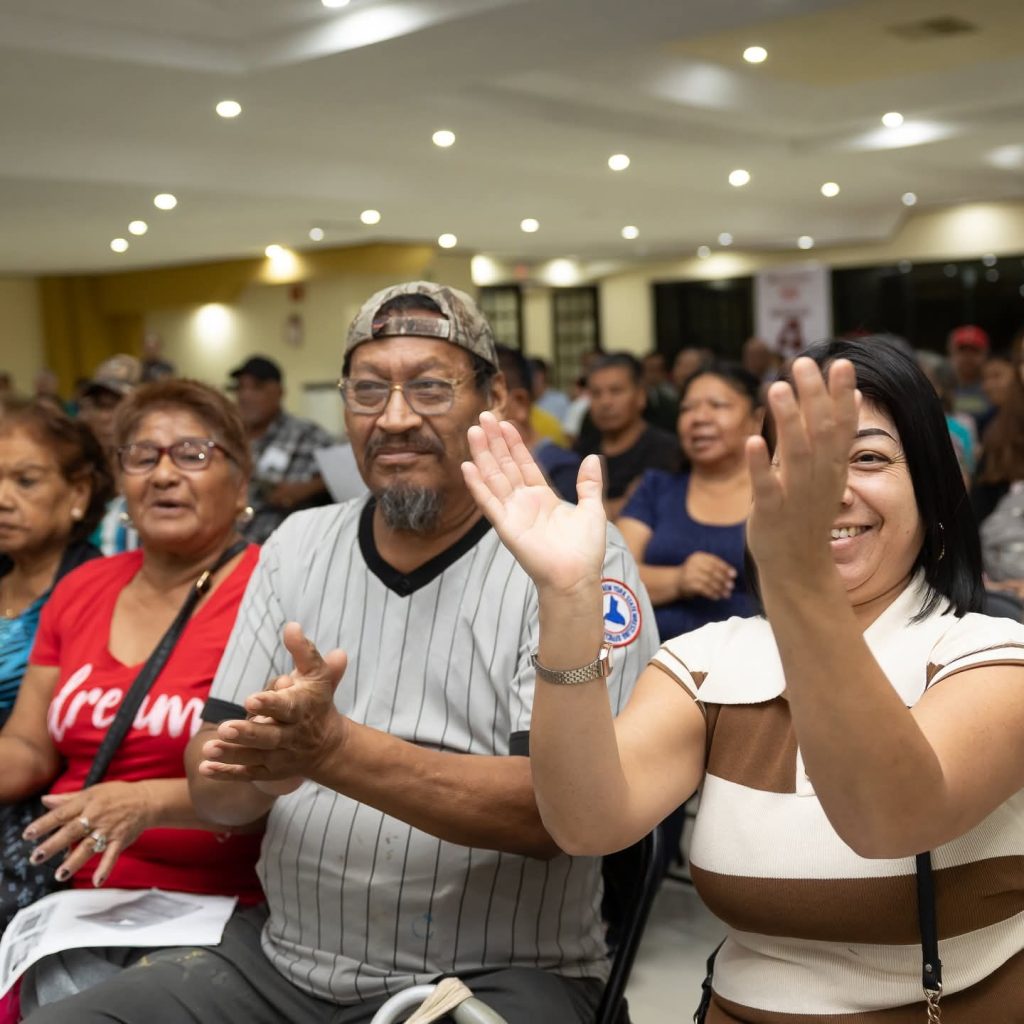Imagen-de-WhatsApp-2025-11-26-a-las-19.00.46_82a41d6d-1024x1024 Alcalde Beto Granados presidió evento de cancelación de hipotecas del Infonavit