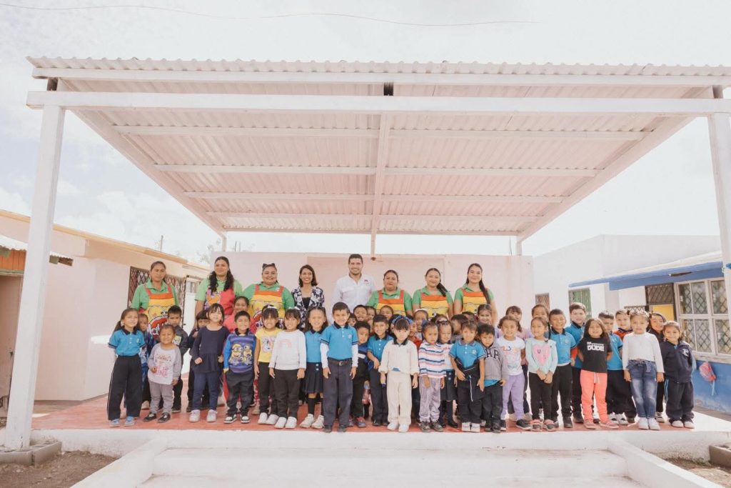 Imagen-de-WhatsApp-2025-11-27-a-las-19.00.46_685d4ad1-1024x683 Gobierno de Beto Granados Supervisa Obra de Techumbre en el Jardín de Niños del Poblado Las Higuerillas