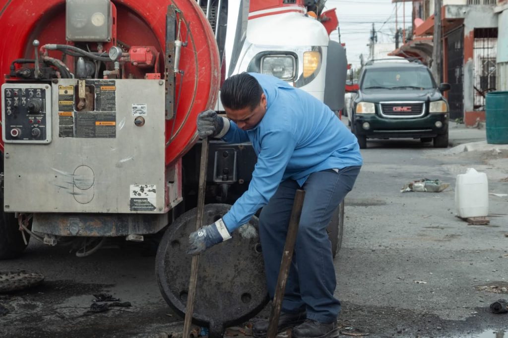 IMG-20251205-WA0013-1024x682 Refuerza Beto Granados trabajos de desazolve en la zona centro