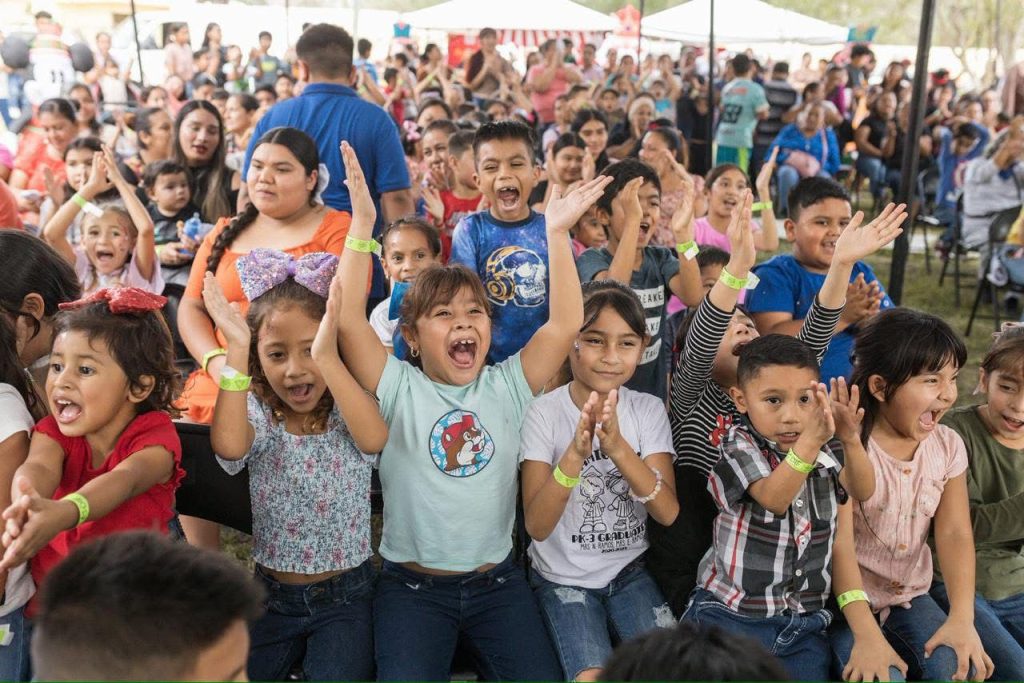 IMG-20251212-WA0032-1024x683 DIF Matamoros y La Fábrica de Santa lograron llevar alegría a más de 2,200 niñas y niños esta Navidad