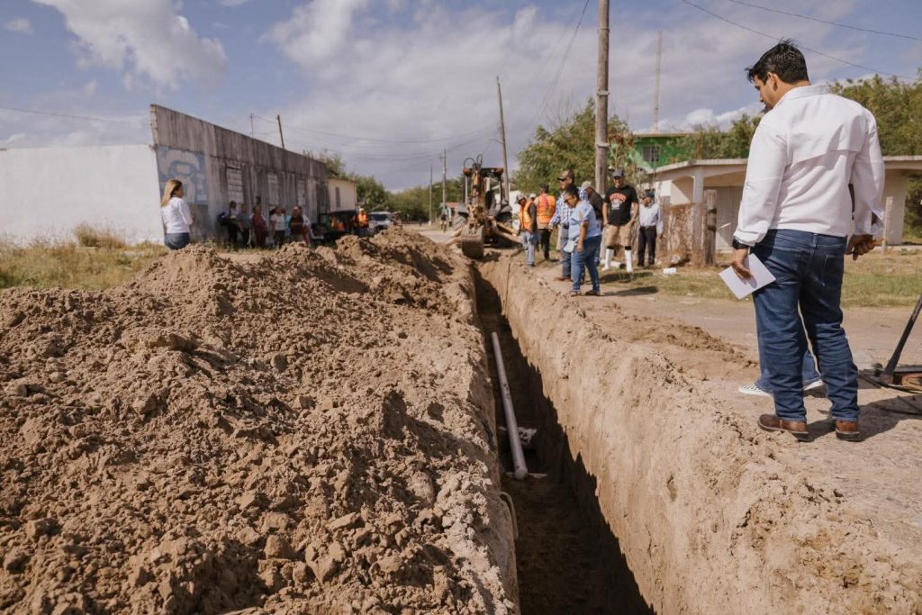 Imagen-de-WhatsApp-2025-12-01-a-las-19.02.01_85f872ac-1024x683 Alcalde Beto Granados supervisa avance de obra de agua potable en el poblado Las Higuerillas