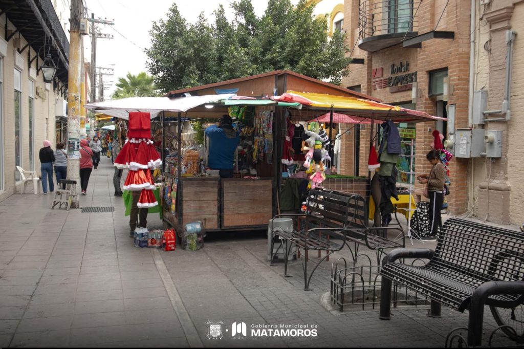 Imagen-de-WhatsApp-2025-12-06-a-las-19.00.25_cddebf43-1024x682 Gobierno de Beto Granados refuerza el impulso al comercio local en temporada navideña