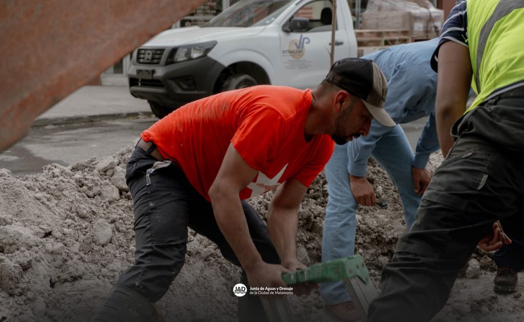 Imagen-de-WhatsApp-2025-12-08-a-las-11.03.07_fe1ac442-1024x629 Instala Gobierno de Beto Granados, equipo hidráulico que optimiza el servicio en la División del Norte