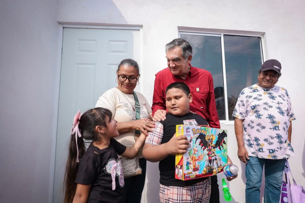 Imagen-de-WhatsApp-2025-12-16-a-las-07.01.57_55174916-1024x683 Avanza el programa "Vivienda para el bienestar" en Matamoros; Gobernador y Alcalde supervisan construcción de 92 casas