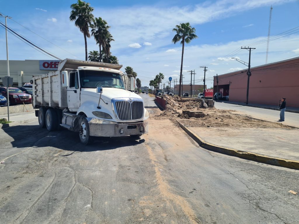 IMG-20260318-WA0017-1024x768 Cierran cruce de avenidas Longoria y Pedro Cárdenas hasta el jueves por obras viales