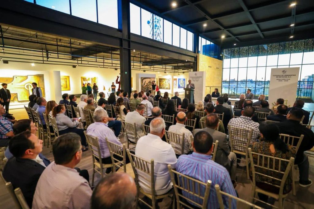 WhatsApp-Image-2026-03-13-at-2.53.35-PM-2-1024x683 Tomó protesta Carlos Peña Ortiz a Mesa Directiva del Colegio de Urbanistas de Reynosa