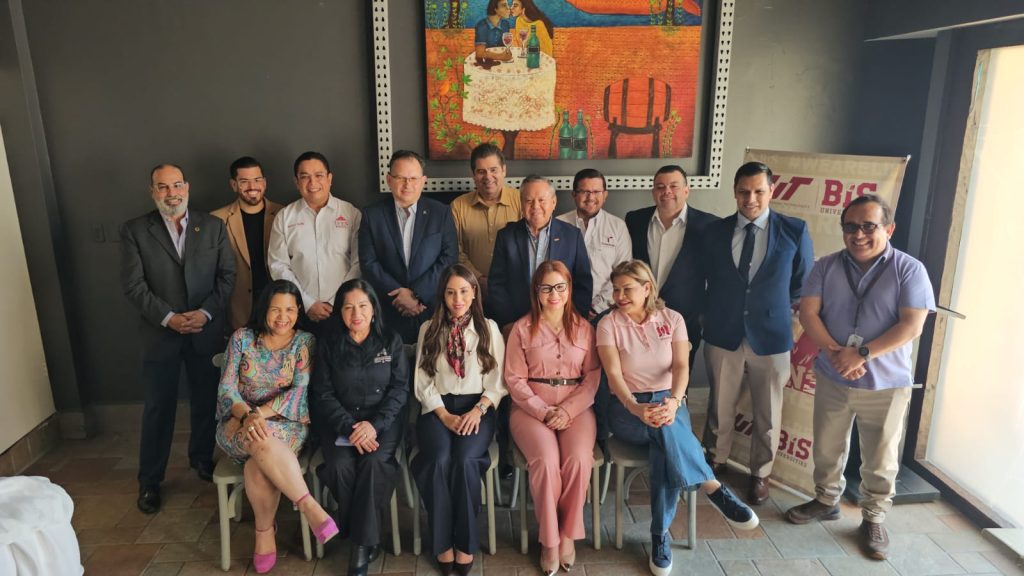 WhatsApp-Image-2026-03-20-at-6.07.03-PM-1-1024x576 UTM presenta nueva maestría en Tecnologías de la Información ante sector empresarial