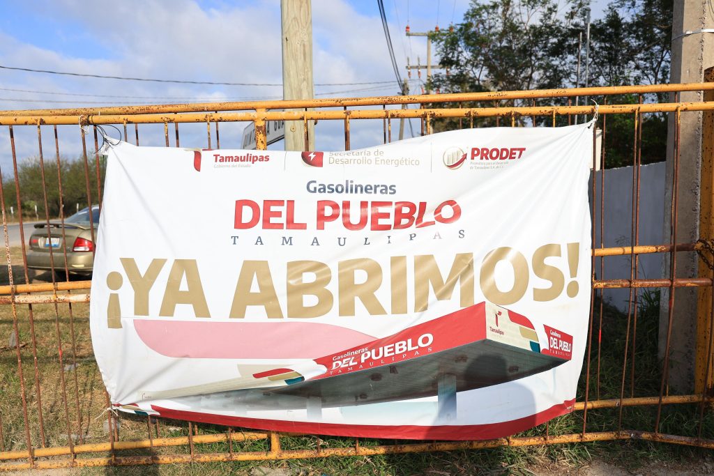 WhatsApp-Image-2026-03-29-at-6.31.56-PM-1-1024x683 Supervisa gobernador operaciones y despacho de la Gasolinera del Pueblo