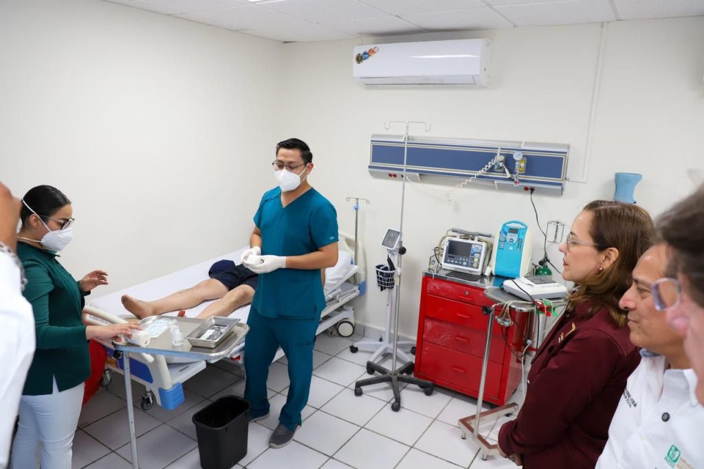 IMG-20260403-WA0022-1024x683 Supervisa secretaria de Salud módulos de atención médica del Operativo de Semana Mayor en La Pesca en Soto la Marina