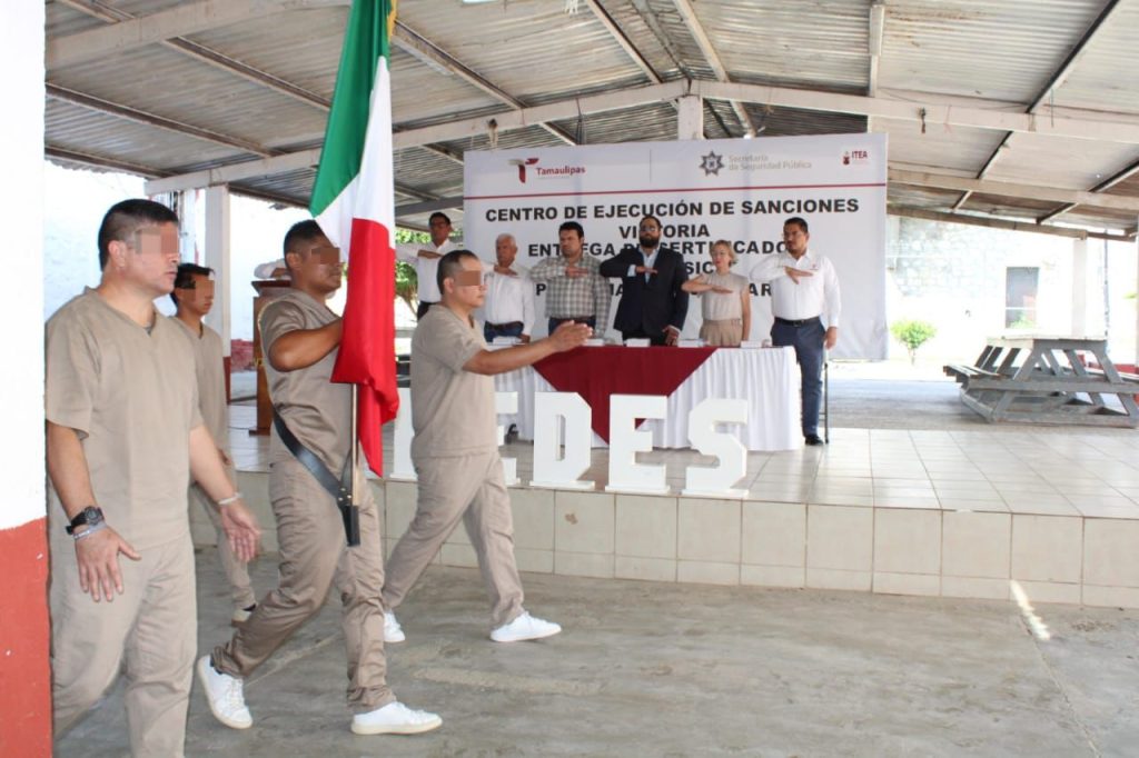 IMG-20260418-WA00561-1024x682 Transforma educación vidas en CEDES Victoria: entregan 52 certificados a PPLs