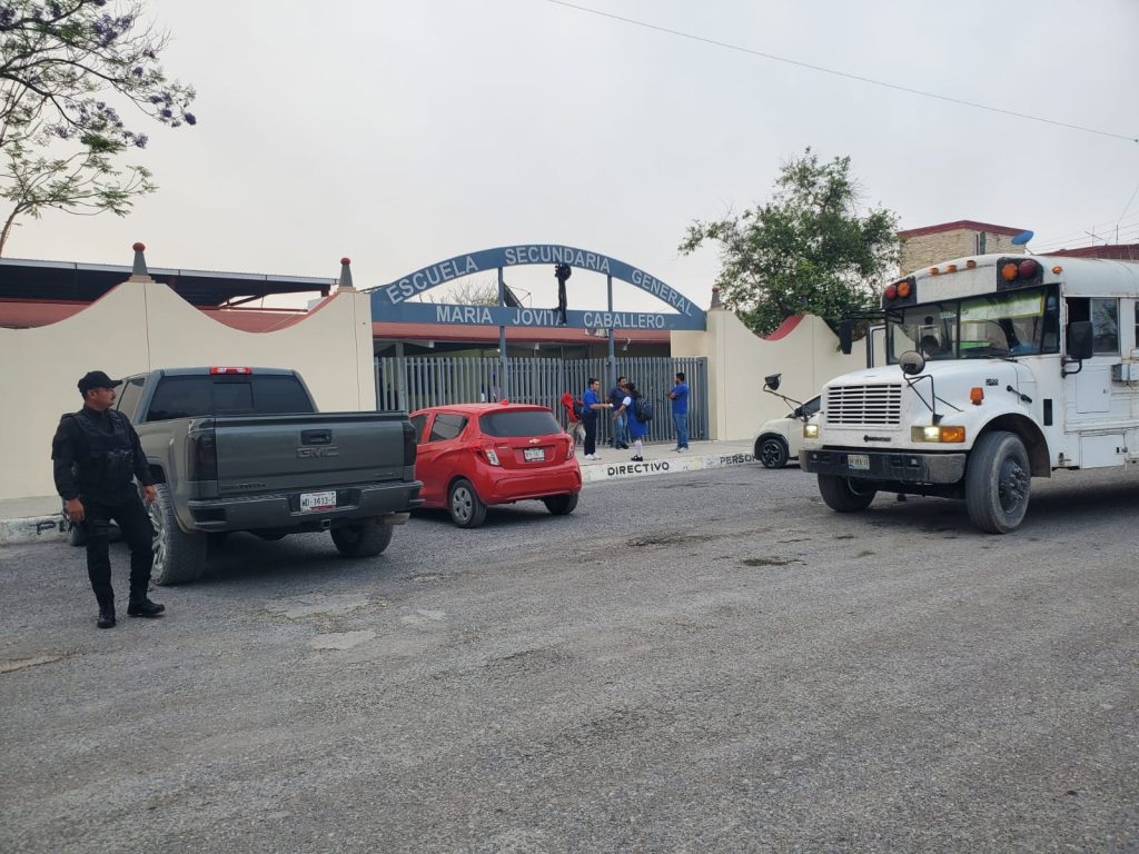 IMG-20260423-WA0001-1024x768 Secundarias y preparatorias con vigilancia permanente a través de operativo “Escuela Segura”