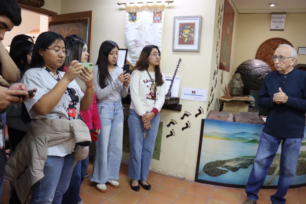 WhatsApp-Image-2026-04-10-at-1.17.05-PM-1024x682 Fortalece la UPRR formación integral de sus estudiantes con visita a exposición artística